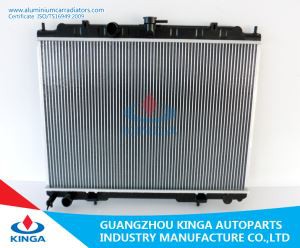 Uto Náhradní díly Auto Radiator pro Nissan X-Trail Mt 2000 - 2003